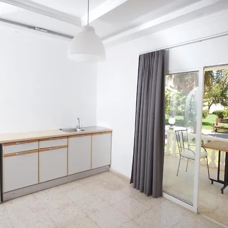 Hotell Mountain View Agios Georgios (Kyrenia)